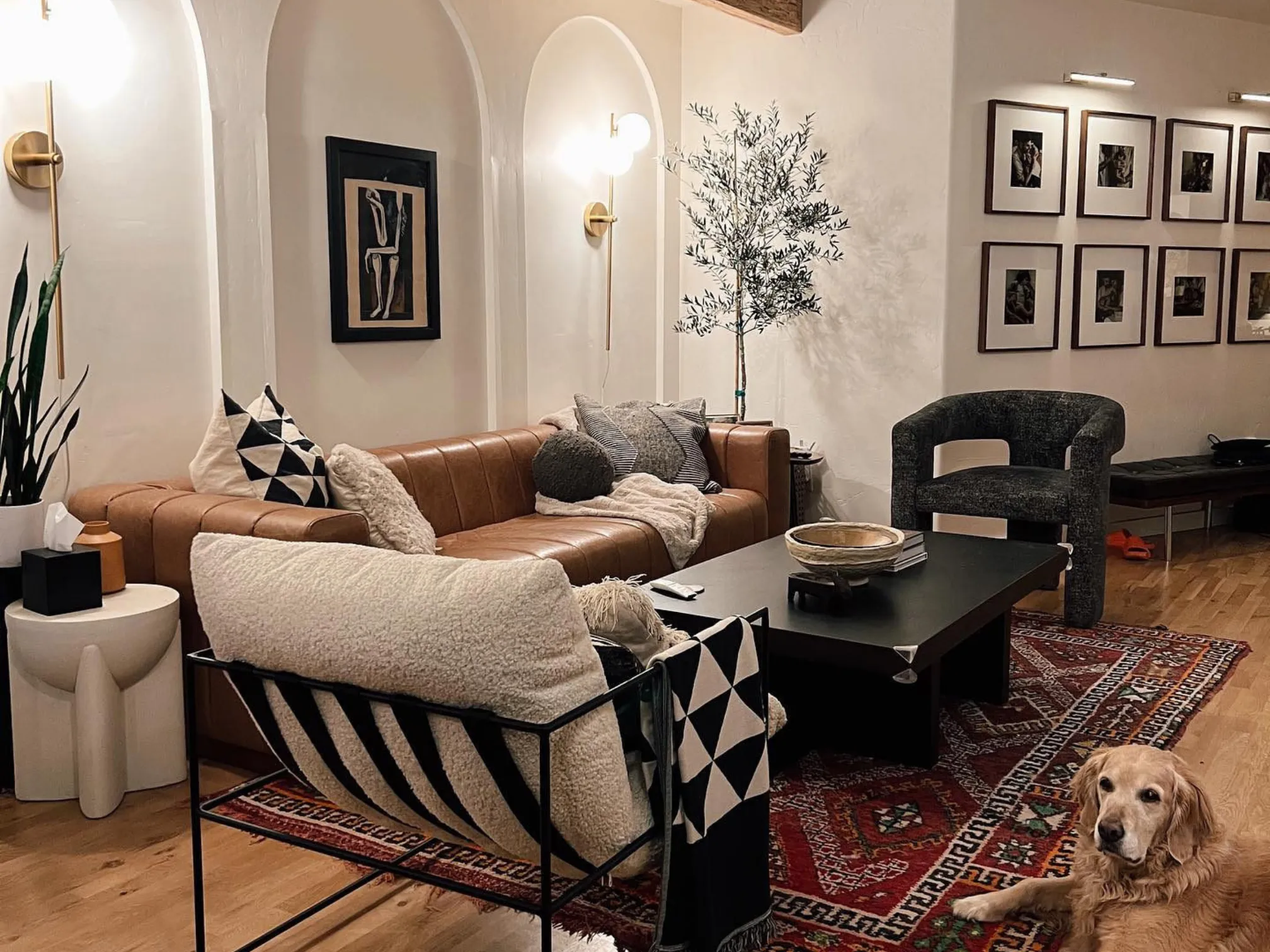 Ferto Sofa - Image 8