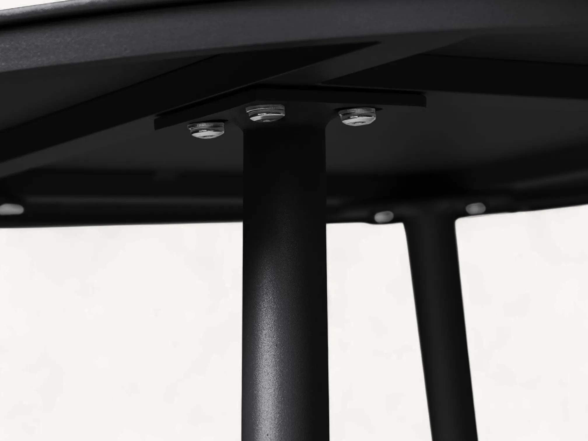 Heldon Outdoor Round Coffee Table - Image 4