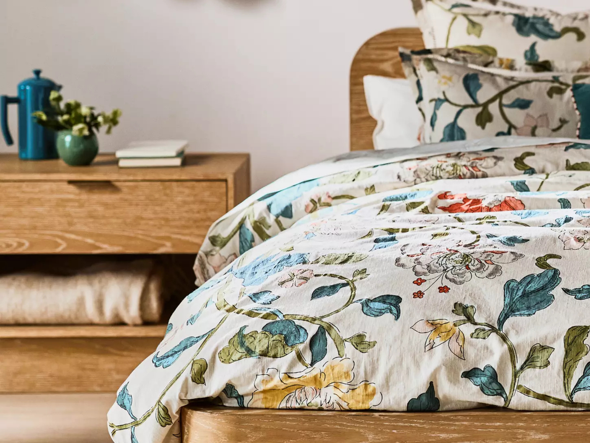 Regal Curve Bed - Image 7