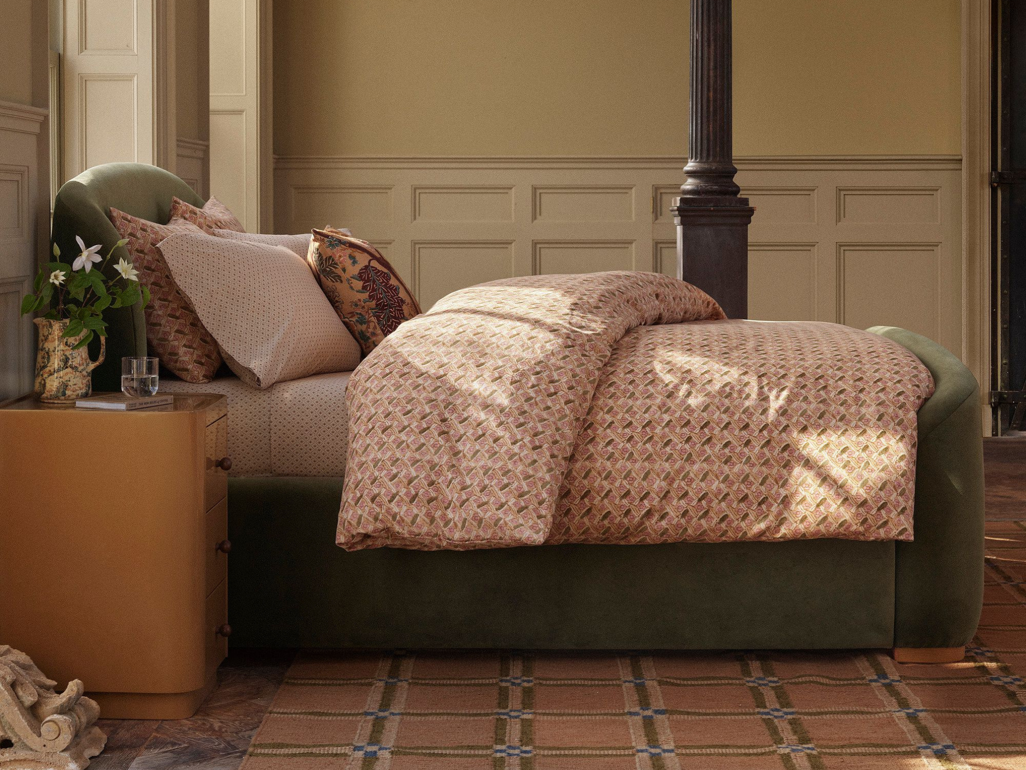 Ward Sleigh Bed - Image 12